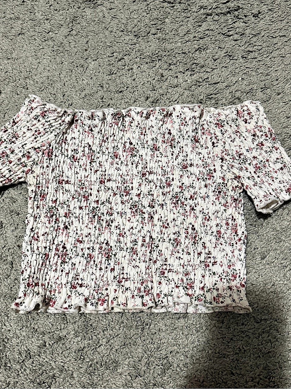 Floral Short Sleeve Top in White & Pink